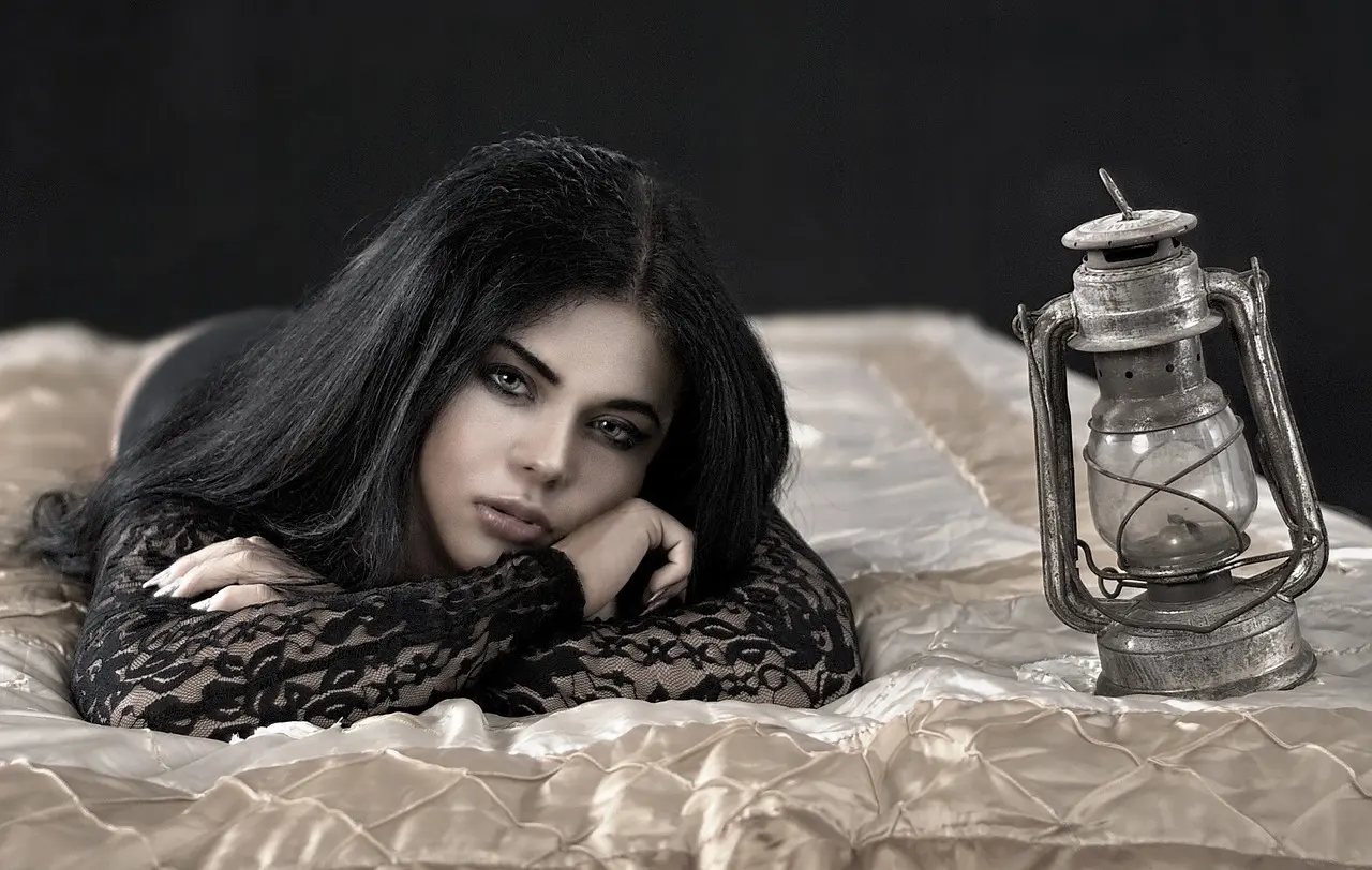 Hvilken lampe giver det bedste læselys ved sengen?