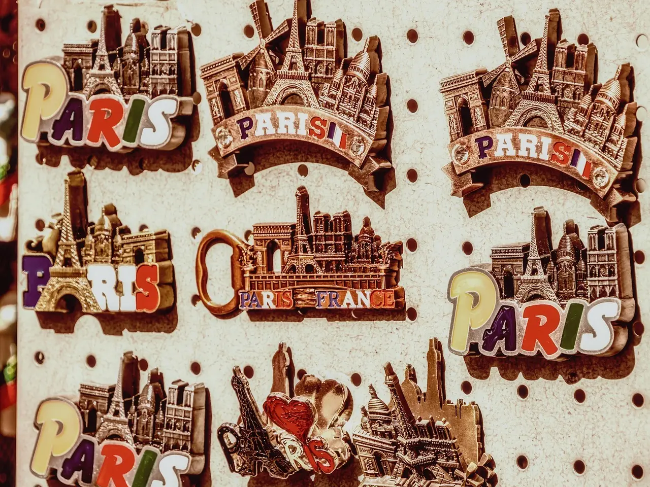 Monter wallstickers uden at efterlade mærker på malede vægge